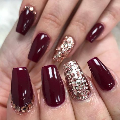 Maroon And Rose Gold Nails, Rose Gold Nails, New Nails, Rose Gold Glitter, Cool Nail Art, Gold Nails, Fall Nails, Gold Glitter, Makeup Nails