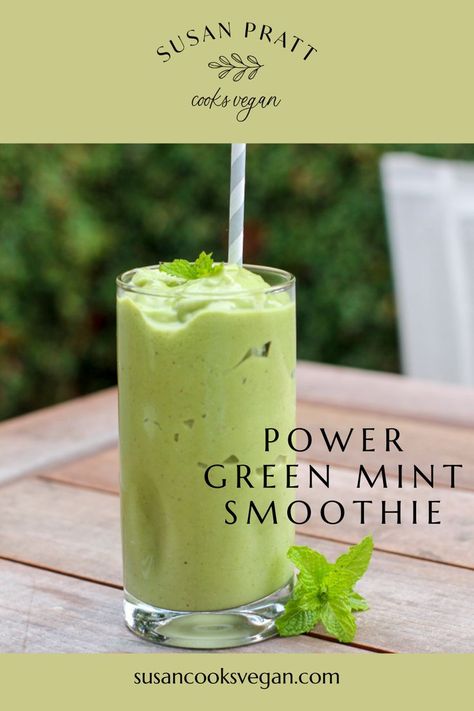 A Power Green Mint Smoothie is the perfect option for your holiday diet to combat those heavy lunches and dinners! It’s bright, refreshing and naturally sweetened with fruits and dates. Holiday Smoothies, Summertime Meals, Green Smoothie Benefits, Smoothie Bowl Recipe Healthy, Mint Drink, Smoothies Bowls, Mint Smoothie, Lunch Smoothie, Must Try Food