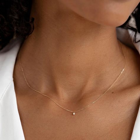 Diamond Pendant Necklace 14k Gold - Athena | Linjer Jewelry Simple Chain Necklace Gold, Single Pendant Necklace, Simple Classic Jewelry, Simple Dainty Necklace, Bezel Diamond Necklace, Small Diamond Jewelry, Dainty Diamond Jewelry, Simple Necklace Diamond, Necklace With Small Pendant