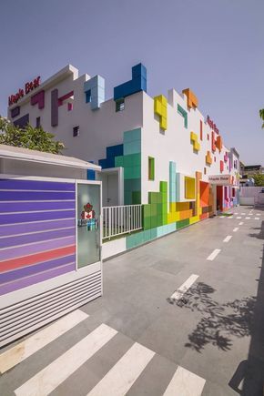 Peer Space Ideas, Kindergarten Architecture, Kindergarten Interior, Preschool Designs, School Building Design, Daycare Design, Kindergarten Design, School Interior, Architecture Modern