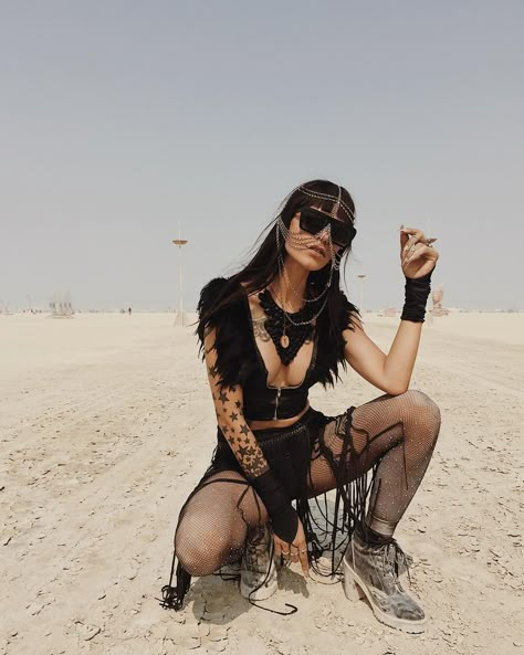 Plus Size Burning Man Fashion, Burningman Outfits, Burning Man Fashion Woman, Burning Man Outfits Women, Estilo Burning Man, Electro Festival Outfit, Burner Girls, Burning Man Girls, Burning Man Style