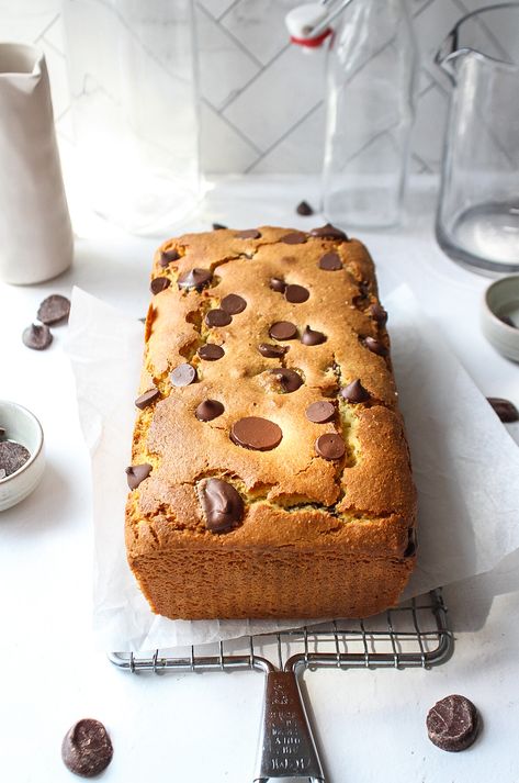 Easy Moist Chocolate Chip Loaf Cake Recipe - Nomaste Hungry Easy Chocolate Chip Bread Loaf, Chocolate Chip Loaf Cake, One Bowl Cake, Chocolate Chip Loaf, Loaf Cake Recipes, Chocolate Chip Bread, Paleo Baking, Bowl Cake, Breakfast Bread