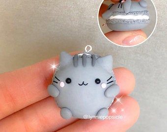 Handmade Polymer Clay charms made in the UK by LynniePopsicle Kawaii Pusheen, Pusheen Gifts, Fimo Kawaii, Polymer Clay Kawaii, Kids Clay, Clay Magnets, Polymer Clay Diy, Polymer Clay Animals, Cat Keychain