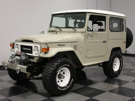 Camo Truck, Fj40 Landcruiser, Toyota Cruiser, Toyota Fj40, Antique Trucks, Toyota 4x4, American Classic Cars, Expedition Vehicle, Toyota Fj Cruiser