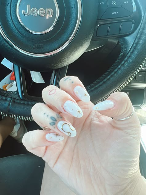 Leo Constellation Nails, Taurus Nails Acrylic, Aires Nail Designs, Leo Sign Nails, Zodiac Nails Designs Capricorn, Aries Themed Nails, Aries Season Nails, Virgo Season Nails, Leo Nail Ideas