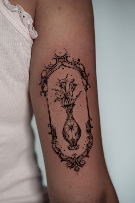 Vintage Painting Tattoo, Anne Rice Tattoo, Victorian Era Inspired Tattoos, Cool Women’s Tattoos, Noble Tattoo Ideas, Gilded Frame Tattoo, Vine Frame Tattoo, Ornate Picture Frame Tattoo, Dark Mirror Tattoo