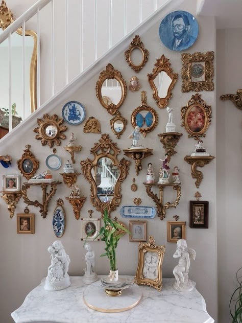 Fancy Wall Decor, Hallway Of Mirrors, Wall With Vintage Frames, Gold Frame Decor, Mirror Wall Gallery, Alice In Wonderland Home, Designer Mirror, Decorated Wall, Vintage Decor Ideas For The Home