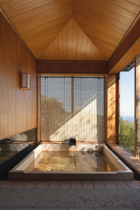 Japanese Bath House, Japanese Style Bathroom, Sunken Bathtub, Onsen Bath, Japanese Bath, Atami, Luxury Beach House, Japanese Interior Design, Japanese Interior