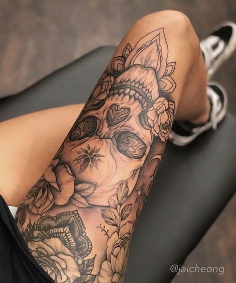 Full Leg Tattoos, Hip Thigh Tattoos, Hip Tattoos Women, Leg Tattoos Women, Dope Tattoos For Women, Stylist Tattoos, Thigh Tattoos Women, Tattoo Me, Sleeve Ideas