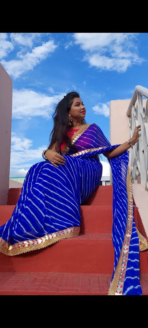 In this picture, I am giving pose for saree photograph at stairs ,#stairphotographyposes#sareephotography#sareeposesforwomem#sareeposeathome#delicatesareepose Saree Poses On Stairs, Saree Sitting Pose, Single Photo Poses, Saree Pose, Photography At Home, Poses For Photography, Saree Poses, Sitting Poses, Single Photo