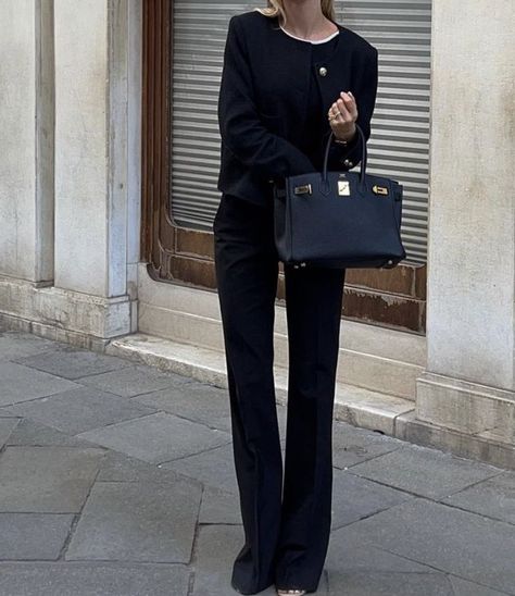 Black Birkin Bag, Minimal Chic Outfit, Hermes Birkin 30 Black, Hermes Birkin Bag, Hermes Style, Black Minimal, 30 Outfits, Hermes Kelly Bag, Hermes Birkin 25