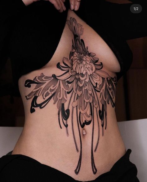 Amazing Back Tattoos Women, Thick Linework Tattoo, Torso Tattoos Women, Illustrative Blackwork Tattoo, Gothic Stomach Tattoo, Skull Sternum Tattoo, Full Body Tattoo Designs, Stomach Tattoos Women, 16 Tattoo