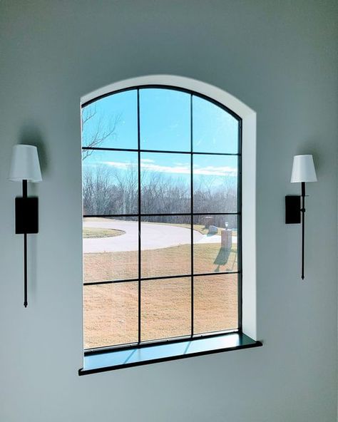 My Midwest Design | Home Building, Design & Decor 🌿 on Instagram: "We are often asked about drywall returns vs trim. We liked the clean look of drywall and wrapped both our windows and doors. If you have any questions ask below! #drywall #drywallreturn #trimlesswindows #trimless #drywalldoor #blackwindows #gerkin #gerkinwindows #blackandwhite #customhome #luxuryhome #newconstruction #midwest #midwestliving" Window Trim Ideas Interior Modern, Drywall Return, Window Trim Ideas Interior, Mid Lane, Bay Cottage, The Clean Look, Home Exterior Ideas, Sturgeon Bay, Modern Colonial