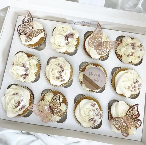 20th Birthday Cupcakes, 18th Cupcakes, Birthday Cupcakes Aesthetic, Rose Gold Cupcakes, White Wedding Cupcakes, White Party Theme, Gold Cupcakes, Butterfly Cupcakes, Moms Birthday