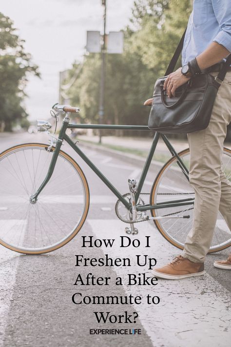 Bike Commuter Style, Commuter Bike Style, Bike Office, Urban Bike Style, Bike Commute, Bike To Work, Cycling Inspiration, Bike Cleaning, Bicycle Chic