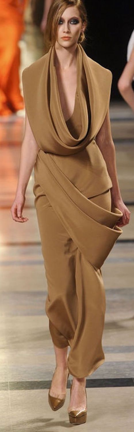 Stephane Rolland ~ Camel Maxi Dress, 2015 Brown Dresses Casual, Brown Dresses Formal, Stephane Rolland, Looks Chic, Brown Dress, Mode Inspiration, Looks Style, Elie Saab, Fashion Details