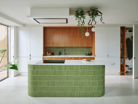 Budget Breakdown: In London, a Midcentury-Inspired Kitchen Update Leads to a $229K Home Revamp - Dwell Dome Kitchen, Staircase Outdoor, Plywood Kitchen, London Kitchen, Mid Century Modern Kitchen, Bright Kitchens, Les Angles, European House, London House