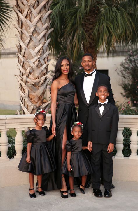 Family of five formal holiday photos Black Formal Family Pictures, All Black Formal Family Photoshoot, Black Tie Photoshoot Family, Family Portrait Outfits Black, Black And Gold Family Photoshoot, Halloween Family Photoshoot Ideas, Family Formal Outfits, Black Tie Family Photo Shoot, Classy Family Photos