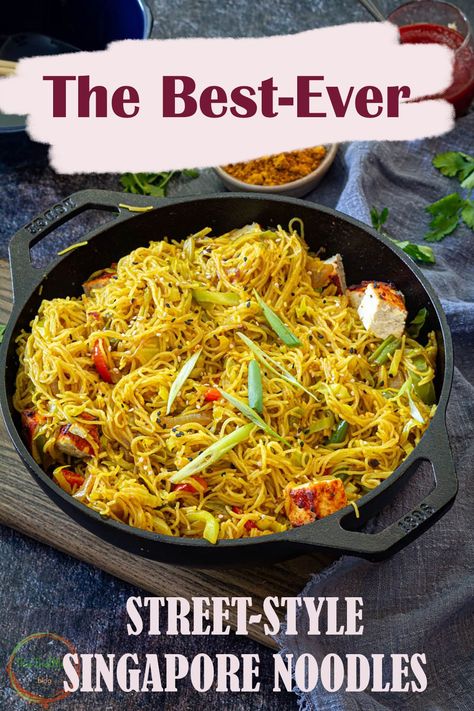 Singapore Noodles Recipe, Vermicelli Recipes, Rice Noodle Recipes, Singapore Noodles, Asian Noodle Recipes, Noodle Recipes Easy, Chinese Cooking Recipes, Asian Noodle, Rice Noodle