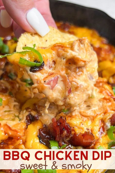 Cheesy Barbecue Chicken Dip - Bad Batch Baking - Restaurant Copycat Recipes & Family Favorites Smoked Chicken Dip, Barbecue Chicken Dip, Hosting Meals, Wing Dip, Bbq Chicken Dip, Bacon Wrapped Chicken Bites, Batch Baking, Barbecue Food, Friendsgiving Food