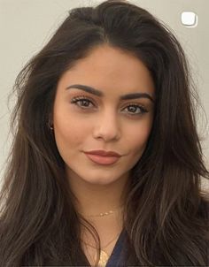 Vanessa Hudgens Face, Vanessa Hudgens Hair Color, Vanessa Hudgens Hairstyles, Vanessa Hudgens Makeup, Vannesa Hudgens, Vanessa Hudgens Hair, Hairstyles For Hair, Estilo Vanessa Hudgens, Prom Eyes