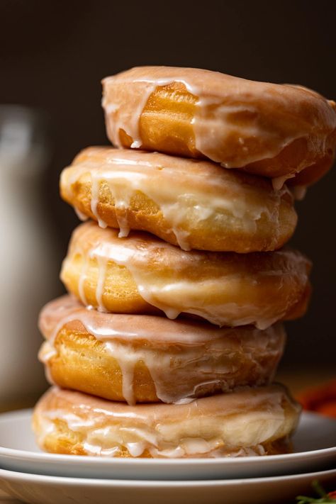 Homemade Glazed Donuts, Donuts Glazed, Sweety Pie, Doughnut Recipe Easy, Doughnut Recipes, Glazed Doughnuts, Glazed Donuts, Country Food, Pastry Flour