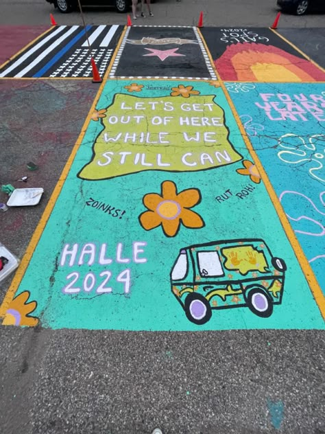 Scooby Doo Senior Parking Spot, Scooby Doo Parking Spot, Parking Spot Ideas High School, Matching Parking Spots, Hippie Parking Spot Painting, Scooby Doo Graduation Cap, Senior Tile Ideas Art, Ceiling Tile Painting Ideas School, Senior Tile Ideas