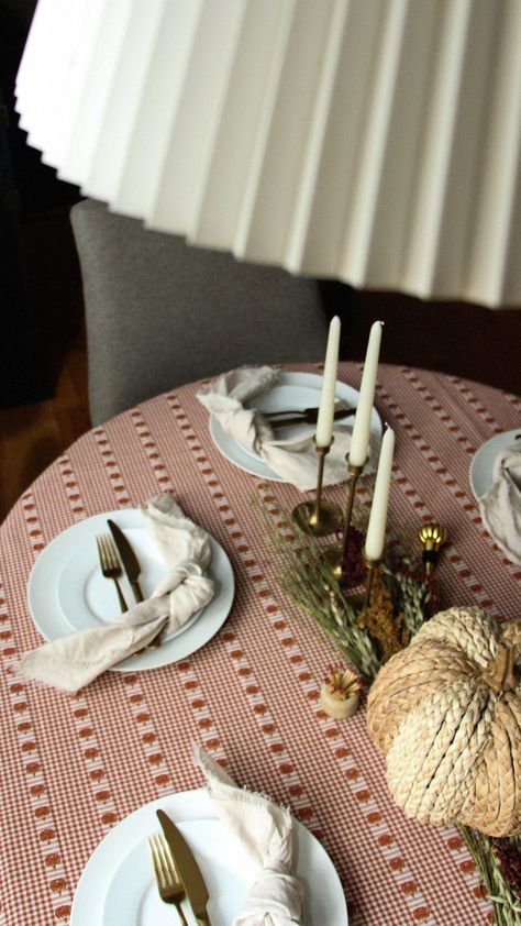 Modern Thanksgiving, Simple Thanksgiving, Thanksgiving Tablescape, Thanksgiving Design, Thanksgiving Traditions, Thanksgiving Tablescapes, Easy Thanksgiving, Holiday Inspiration, Styling Ideas