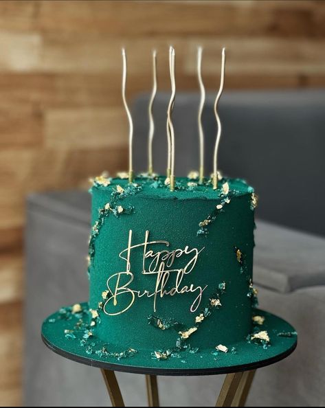 Birthday Cake Green And Gold, Emerald Green Birthday Cake, Green Bday Cake, Green And Gold Cake, Green Birthday Cakes, Modern Birthday Cakes, Birthday Cake For Husband, Gold Birthday Cake, Unique Birthday Cakes