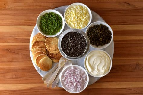 How to Serve Caviar at Your Party – Center of the Plate | D'Artagnan Blog Best Midnight Snacks, How To Serve Caviar, Caviar Appetizers, Impressive Dinner, Caviar Recipes, Creamy Pasta, Luxury Dining, Simple Ideas, Food Platters