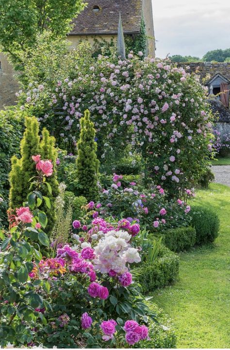 French House Garden, French Garden Inspired Backyard, English Rose Garden Design Cottage Style, British Country Garden, French Country Flower Beds, English Garden Inspiration, French Countryside Garden, French Cottage Garden Provence France, English Country Garden Design