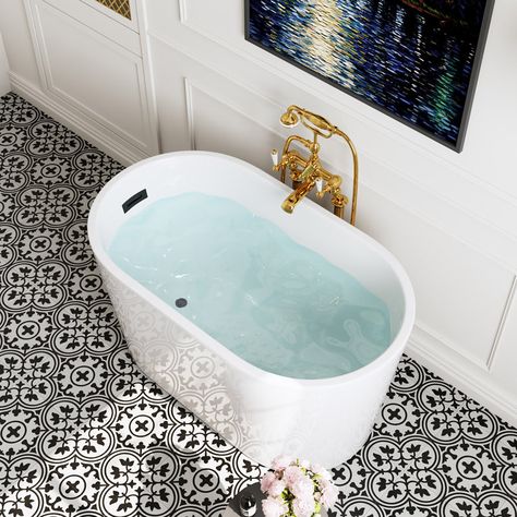 Deep soaking tub