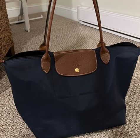 Navy Longchamp bag Longchamp Bag Navy, Navy Longchamp Bag, Comfy And Cute Outfits, Navy Longchamp, Blue Longchamp, Long Champ Bag, Clean Girl Vibes, Long Champ, Gift Wishlist