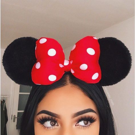 Eyebrows, eyes, and Minnie Mouse ears on fleek. @sincerely_mels #BellettoBeauty #BellettoStudio Disney Photo Ideas, Disneyland Pictures, Disney Pics, Disney Photography, Parc D'attraction, Disney Photos, Ears Headband, Minnie Mouse Ears, Disney Lover