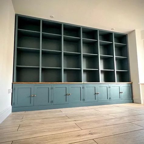 Floor To Ceiling Bookshelves, Built In Shelves Living Room, Living Room Wall Units, Home Office Library, Wall Shelving Units, Office Library, Library Room, Library Wall, Shaker Style Doors