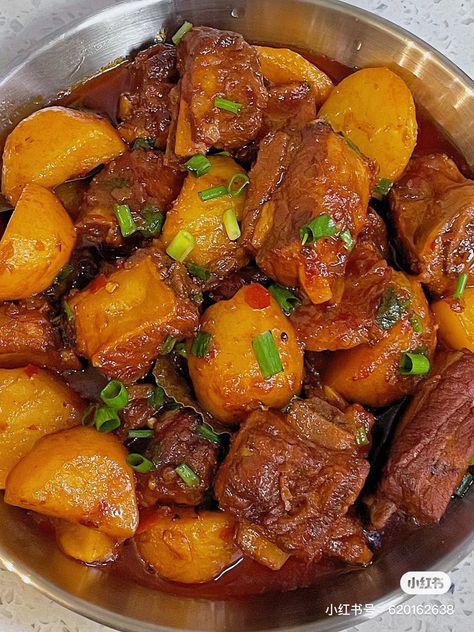 Stewed Pork, African Cooking, Soul Food Dinner, Healthy Food Inspiration, Food Babe, Healthy Food Dishes, Healthy Homemade Recipes, Food Therapy, Healthy Lifestyle Food