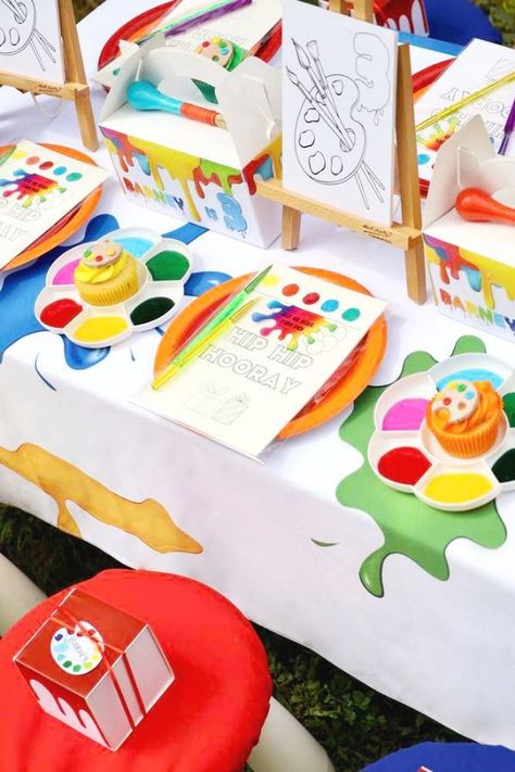 You are going to love this paint-themed birthday party! The table settings are so cool!  See more party ideas and share yours at CatchMyParty.com #catchmyparty #partyideas #paint #paintparty #art #boybirthdayparty #tablesettings Paint Theme Party, Artist Birthday Party, Birthday Paint Party, Paint Birthday Party, Kids Art Party, Art Party Favors, Kids Painting Party, Painting Birthday Party, Artist Birthday