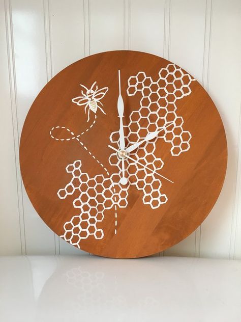 Clock Painting Ideas, Vinyl Record Painting, Succulent Painting, Record Painting, Almond Color, Curly Hair Care Routine, Clock Painting, Honey Bee Hives, Diy Clock Wall