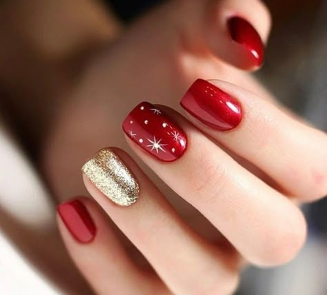 Image discovered by Naina. Find images and videos about girl, fashion and cute on We Heart It - the app to get lost in what you love. Red Nail Art Designs, Christmas Mail, Red Nail Art, Red Christmas Nails, Red Acrylic Nails, Cute Christmas Nails, Christmas Gel Nails, Green Prom, Christmas Nail Art Designs