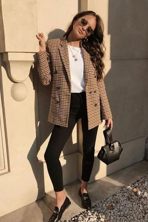 Networking Event Outfit, Loafers Outfit, Women Loafers, Office Outfits Women, Brown Blazer, Event Outfit, Style Inspiration Fall, Networking Event, Urban Street Style