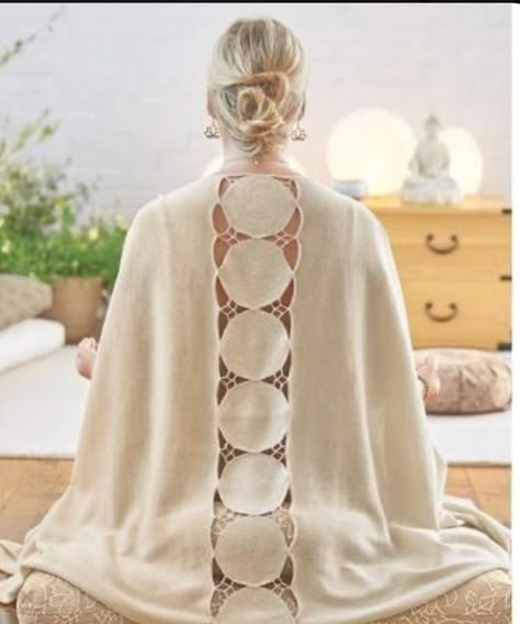 Meditation Clothes, Meditation Clothing, Meditation Shawl, Meditation Outfit, Meditation Chakras, Yoga Kundalini, Estilo Hippy, Yoga Style, Yoga Outfit