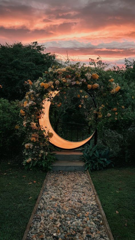 Moon Portal Garden, Moon Garden Art, Witchy Backyard Aesthetic, Garden Moon Gate Diy, Ethereal Garden Aesthetic, Moon Gate Garden Diy, Moon Gate Garden Entrance, Trampoline Moon Gate, Moongate Diy