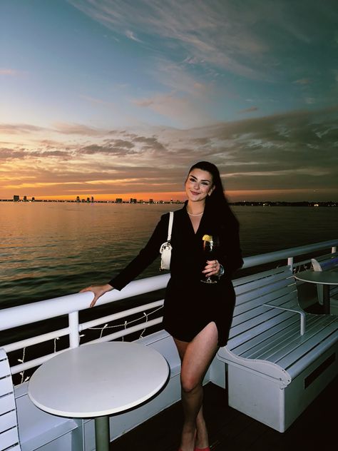 Heres some inspo for dates: dinner on a yacht!!! all black outfit with pink kitten heels. Yatch Outfit Dress, Yacht Dinner Outfit, Dinner On A Yacht, Cruise Dinner Outfit, Atlantis Water Park, Yacht Outfit, Dinner Outfit Classy, Museum Of The Future, Pink Kitten Heels