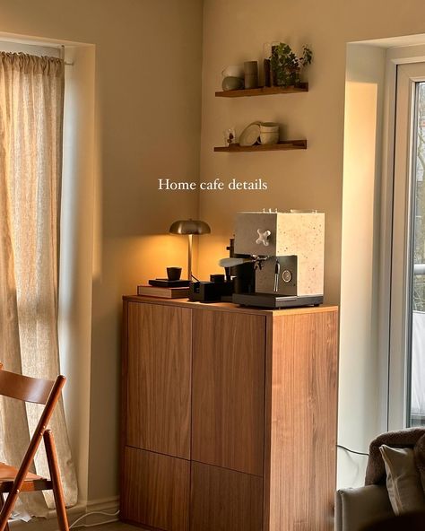 Cafe Home Decor, Coffee Home Decor, Coffee On The Go Aesthetic, Cafe Home Design, Home Coffee Corner Ideas, Coffee Corner Small Spaces, Coffee Home Bar, Coffee Sideboard Ideas, Coffee Syrup Storage