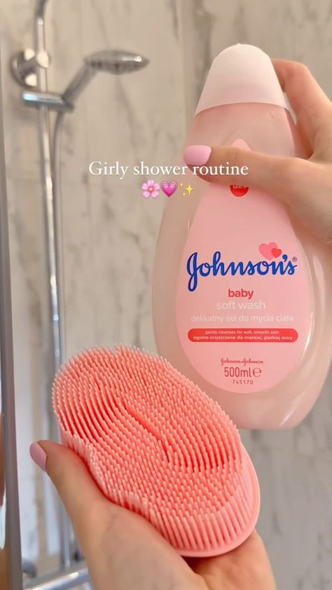 Pink Hair Care Products, Johnsons Baby Shampoo, How To Smell Like A Baby, Johnson Body Wash, Johnsons Baby Products, Smell Like A Baby, Johnson Products, Dove Products, Baby Skin Care Products