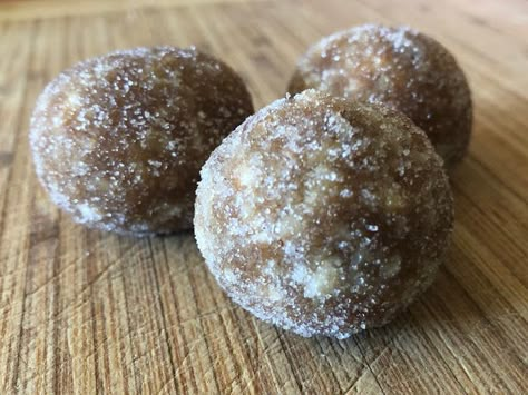 Chocolate Brandy Balls, Brandy Balls Recipes, Brandy Balls, Chritmas Cookies, Saint Patrick's Day Crafts, Cookie Balls Recipe, Brandy Recipe, Ball Cookies, Christmas Party Treats