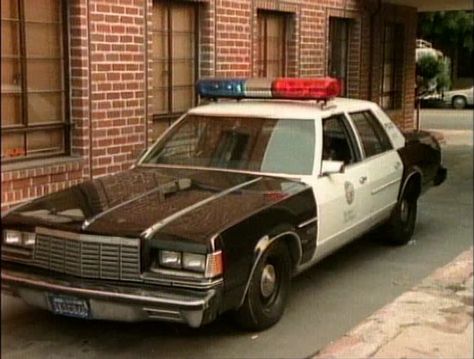 Dodge St. Regis in "1st & Ten" Cop Cars At Night, Cop Car On Fire, Dodge Police Cars, Nypd Police Car, Vintage Police, Uk Police Car, Adam 12, Old Police Cars, Cop Cars