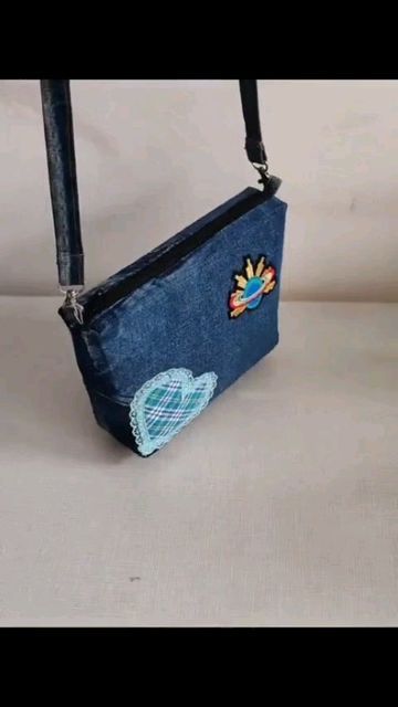 Recycled Handbag, Diy Bag Making, Upcycled Denim Diy, Old Jeans Recycle, Bag Recycle, Diy Old Jeans, Bag From Old Jeans, Jeans Recycle, Denim Bag Patterns