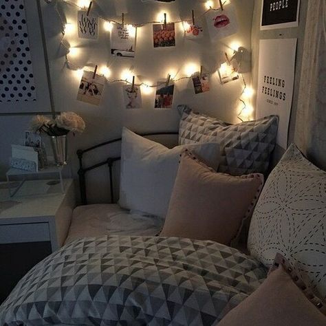 Dorms Decor, Dorm Room Diy, Dorm Diy, Girls Dorm Room, Dorm Room Organization, Cute Dorm Rooms, Uni Room, Dorm Life