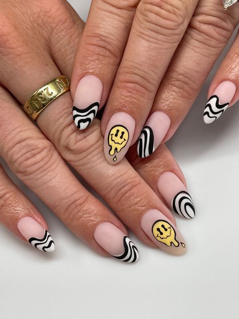 #trippynails #summernails #smileynails #meltingsmileyface #blackandwhitenails Hipster Nail Designs, Funky Festival Nails, Trippy Almond Nails, Doodle Nails Art Designs, Tarot Cards Nails, Post Malone Nails Ideas, Music Festival Nail Ideas, Post Malone Nails Design, Drippy Smiley Face Nails